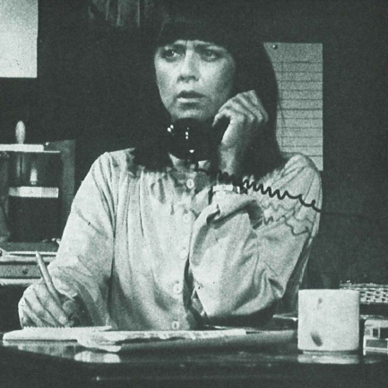 Kvinna med telefon