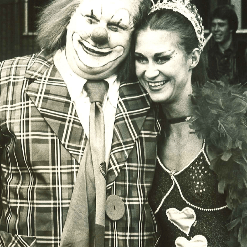 Clown och kvinna