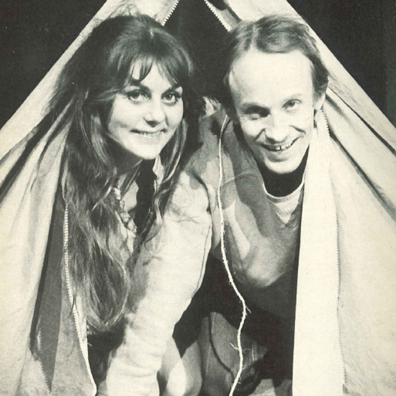 kvinna och man i tält