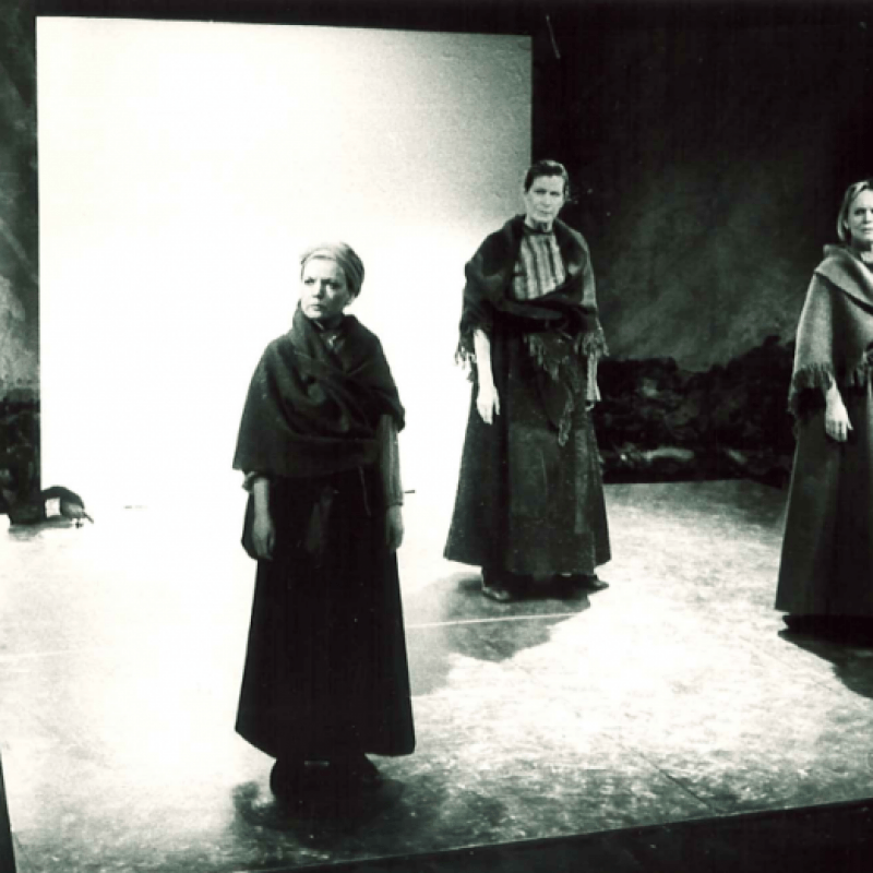 Fyra kvinnor på scen