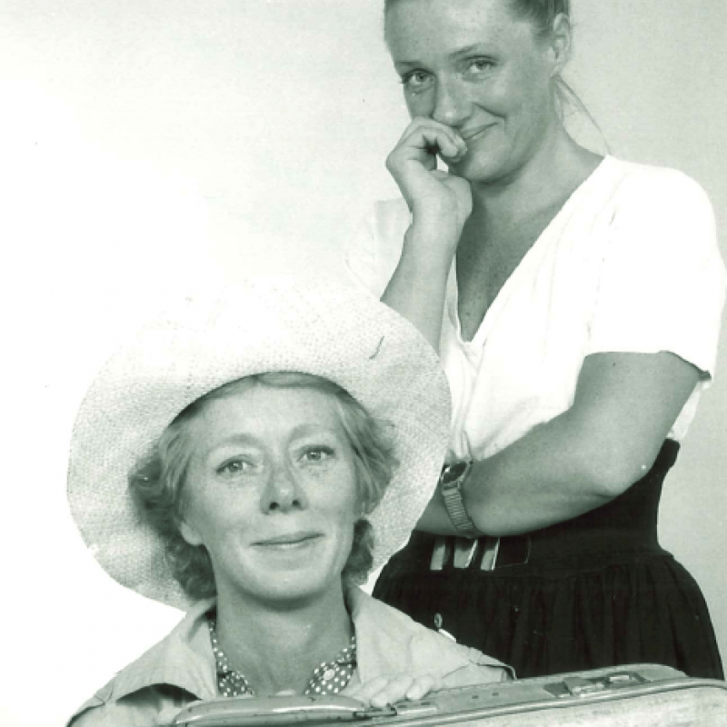 porträtt av två kvinnor 