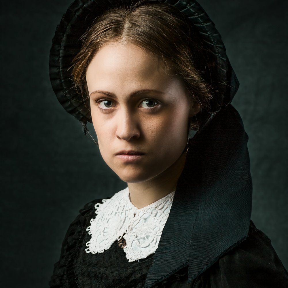 Natalie Sundelin i rollen som Jane Eyre 