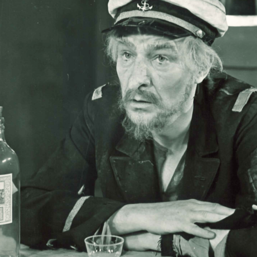Ensam sjöman dricker sprit